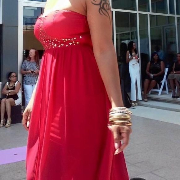 💐🟡LAST ONE: Red and Gold Stud Dress - Medium - Picture 7 of 12